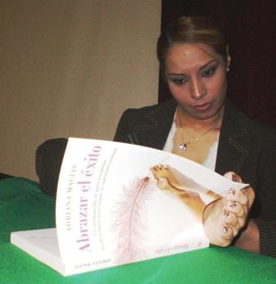 Adriana Macías feet photo 11