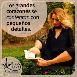 Adriana Macías feet photo 19