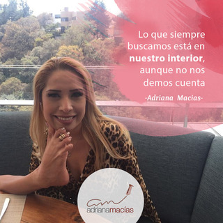 Adriana Macías feet photo 18