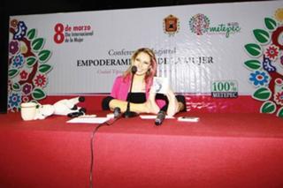 Adriana Macías feet photo 13