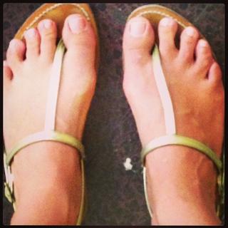 Adriana Ugarte feet photo thumbnail