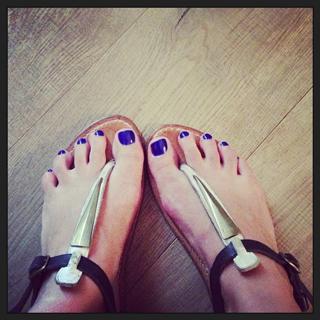 Adriana Ugarte feet photo thumbnail