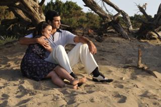 Adriana Ugarte feet photo thumbnail