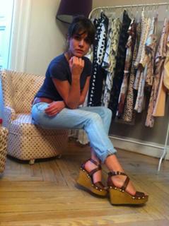 Adriana Ugarte feet photo thumbnail