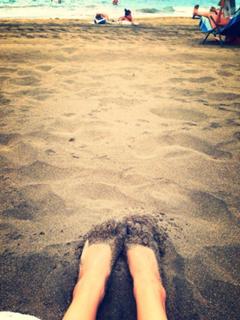 Adriana Ugarte feet photo thumbnail