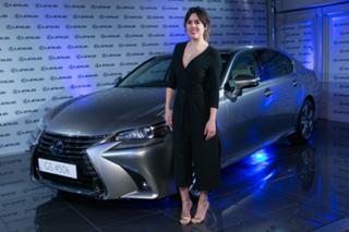 Adriana Ugarte feet photo thumbnail