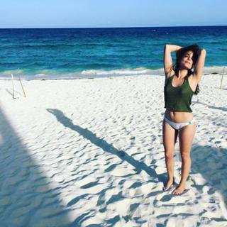 Adriana Ugarte feet photo thumbnail