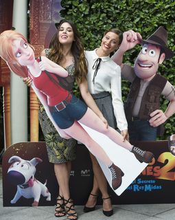 Adriana Ugarte feet photo thumbnail