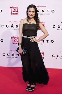 Adriana Ugarte feet photo thumbnail