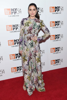 Adriana Ugarte feet photo thumbnail