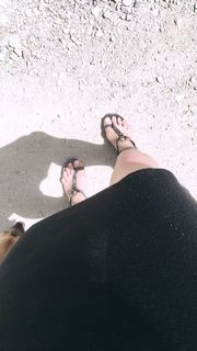 Adriana Ugarte feet photo thumbnail