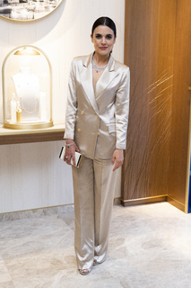 Adriana Ugarte feet photo thumbnail