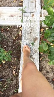 Adriana Ugarte feet photo thumbnail