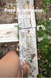 Adriana Ugarte feet photo thumbnail