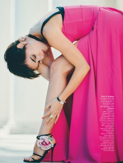 Adriana Ugarte feet photo thumbnail