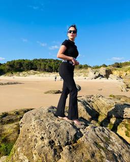 Adriana Ugarte feet photo thumbnail