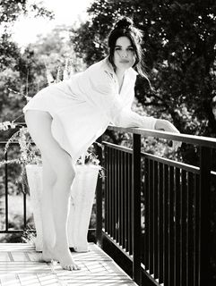 Adriana Ugarte feet photo thumbnail