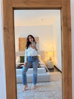 Adriana Ugarte feet photo thumbnail