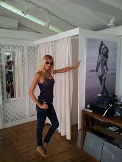 Adriana Volpe feet photo thumbnail