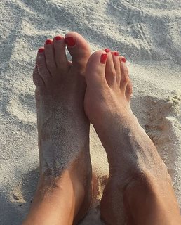 Adriana Volpe feet photo thumbnail