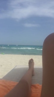 Adriana Volpe feet photo thumbnail