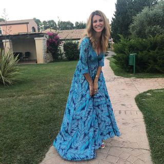 Adriana Volpe feet photo thumbnail