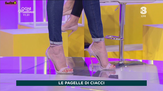 Adriana Volpe feet photo thumbnail