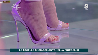 Adriana Volpe feet photo thumbnail