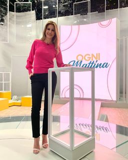 Adriana Volpe feet photo thumbnail