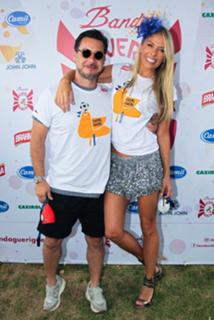 Adriane Galisteu feet photo thumbnail