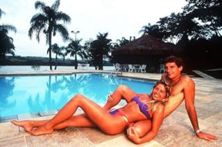 Adriane Galisteu feet photo thumbnail