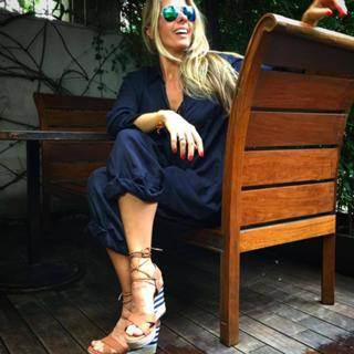 Adriane Galisteu feet photo thumbnail