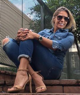 Adriane Galisteu feet photo thumbnail