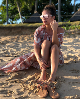 Adriane Galisteu feet photo thumbnail