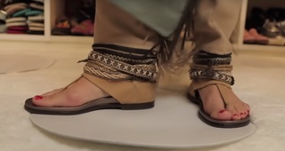 Adriane Galisteu feet photo thumbnail