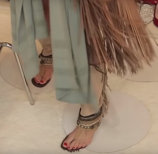 Adriane Galisteu feet photo thumbnail