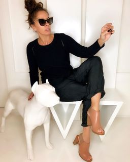 Adriane Galisteu feet photo thumbnail