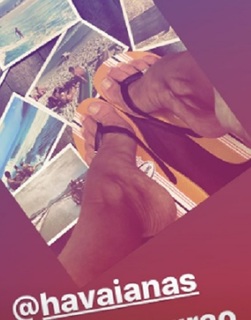Adriane Galisteu feet photo thumbnail