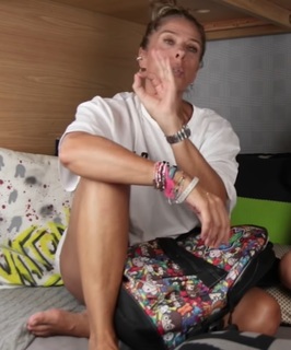 Adriane Galisteu feet photo thumbnail