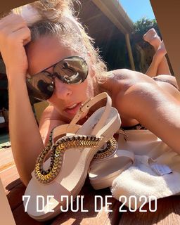 Adriane Galisteu feet photo thumbnail