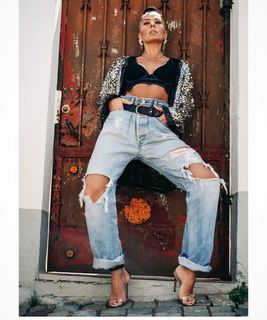 Adriane Galisteu feet photo thumbnail