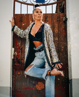 Adriane Galisteu feet photo thumbnail