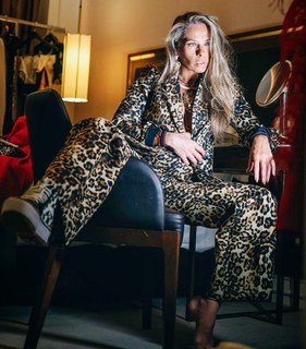 Adriane Galisteu feet photo thumbnail