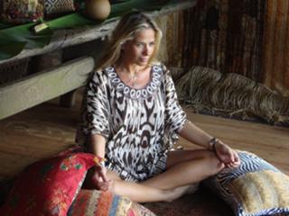 Adriane Galisteu feet photo thumbnail