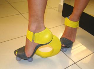 Adriane Galisteu feet photo thumbnail