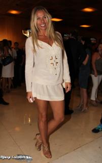 Adriane Galisteu feet photo thumbnail
