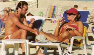 Adriane Galisteu feet photo thumbnail