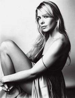 Adriane Galisteu feet photo thumbnail