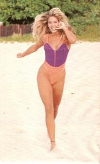 Adriane Galisteu feet photo thumbnail
