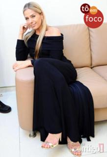 Adriane Galisteu feet photo thumbnail